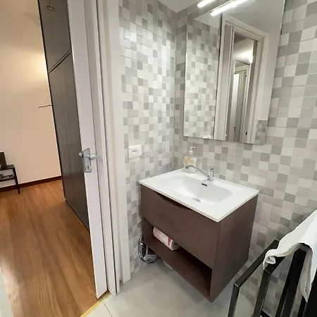 10' Linate Airport, Perfect For Visiting Milan Apartment Exterior photo